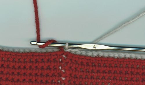 maille serrée réversible, 1er rang